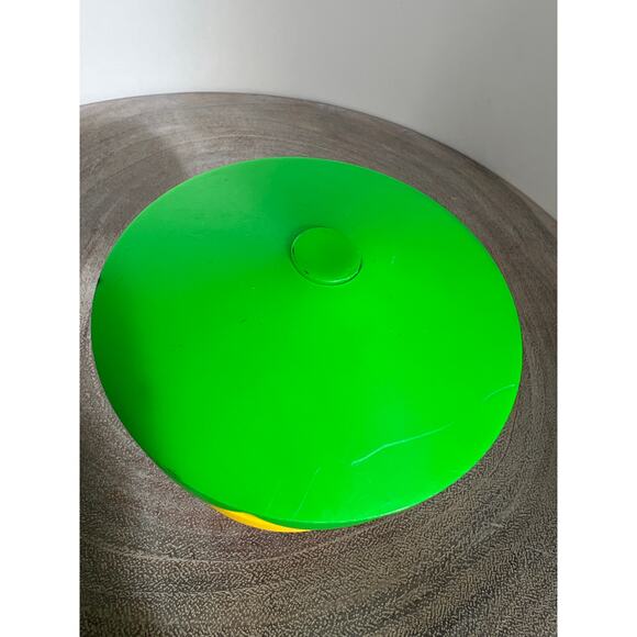 Fisher-Price Original Little People #997 Family Village- Round Table W/ Umbrella - Picture 5 of 5